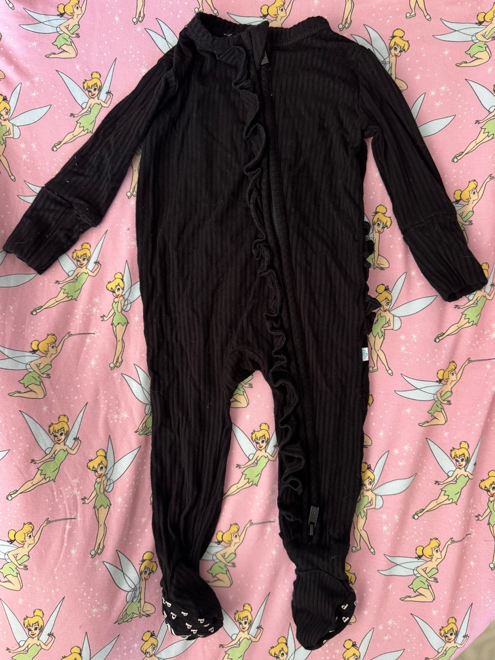 🖤Posh Peanut Black Ribbed Ruffle Footie | Newborn | GUC